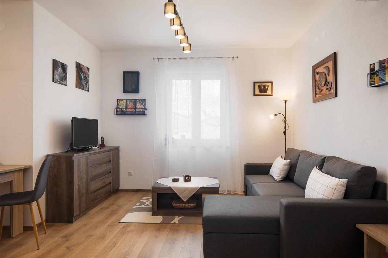 Apartment Little Gallery **** Rovinj Exterior photo
